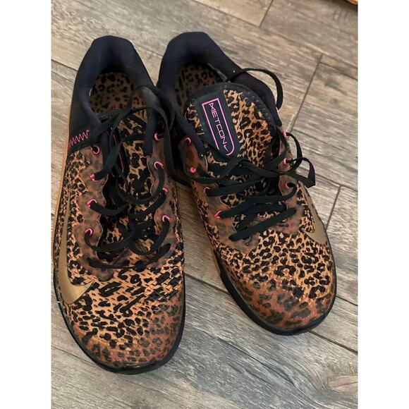 Nike Black Metallic Gold Chutney Cheetah Print Metcon Running Shoes Size 10 - Picture 5 of 14